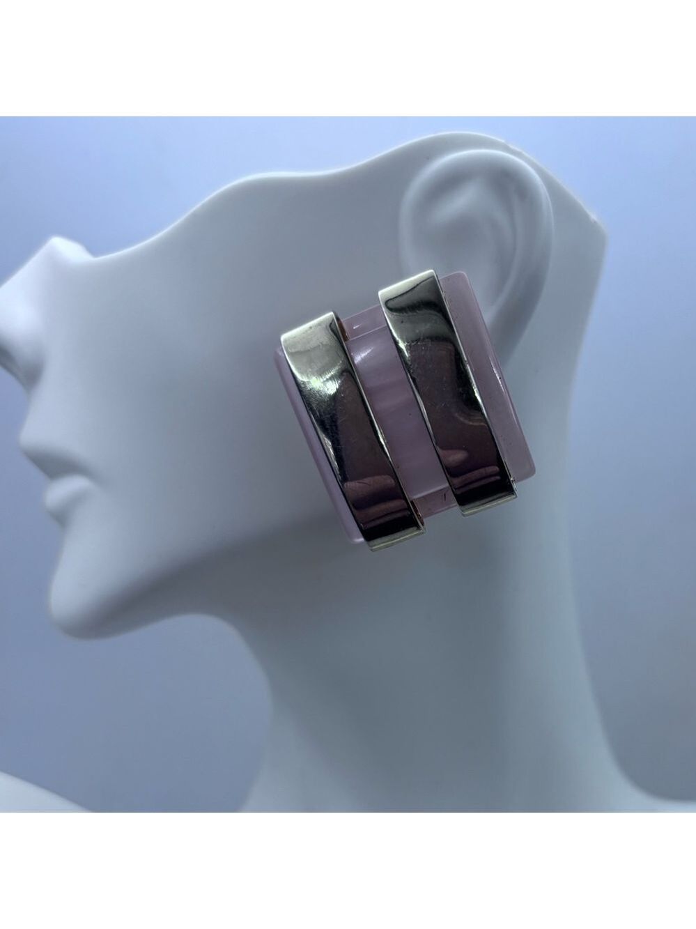 Vintage 1980s Peach Lucite & Gold Tone Ribbon Clip-On Earrings